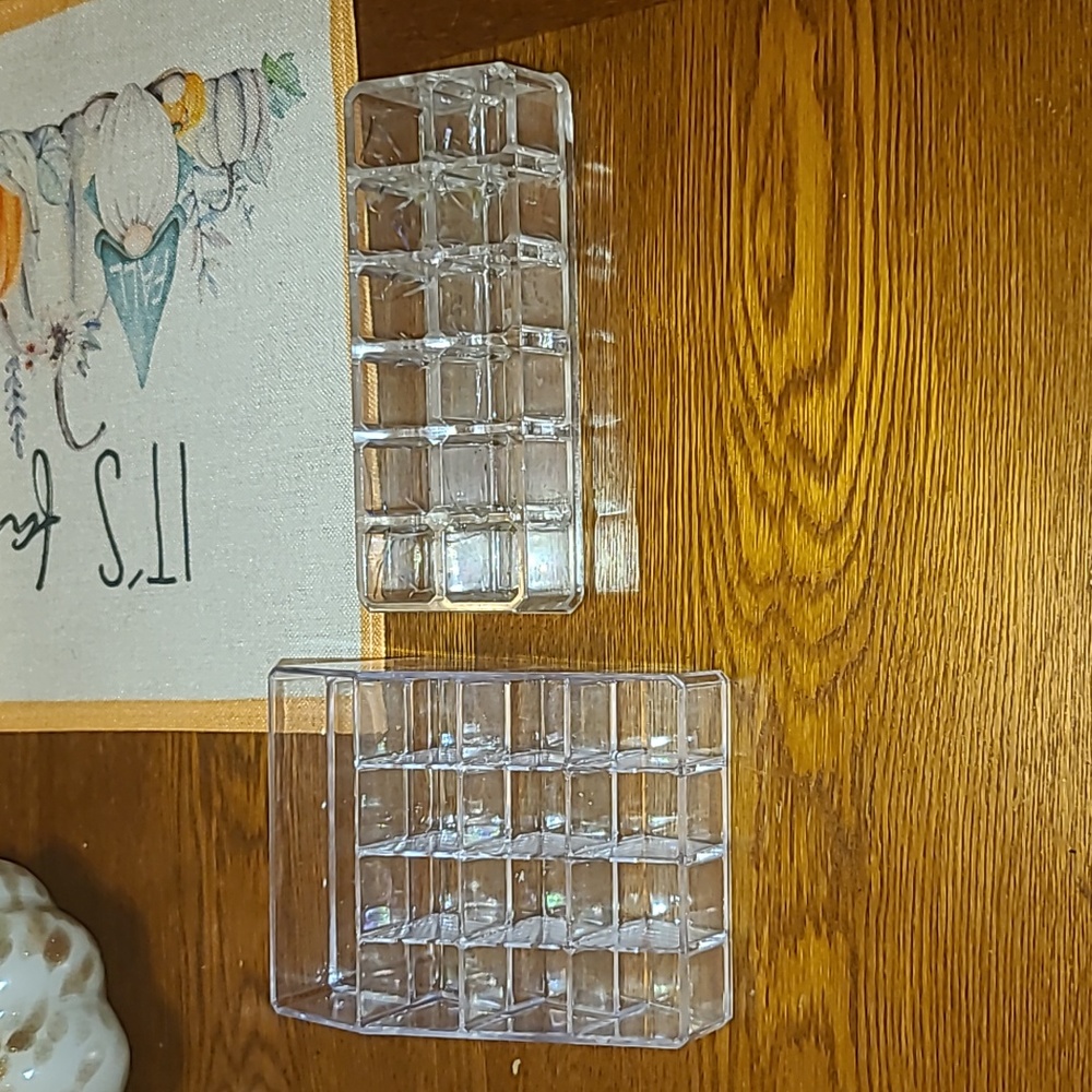 Lipstick organizers